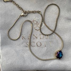 Kendra Scott necklace
